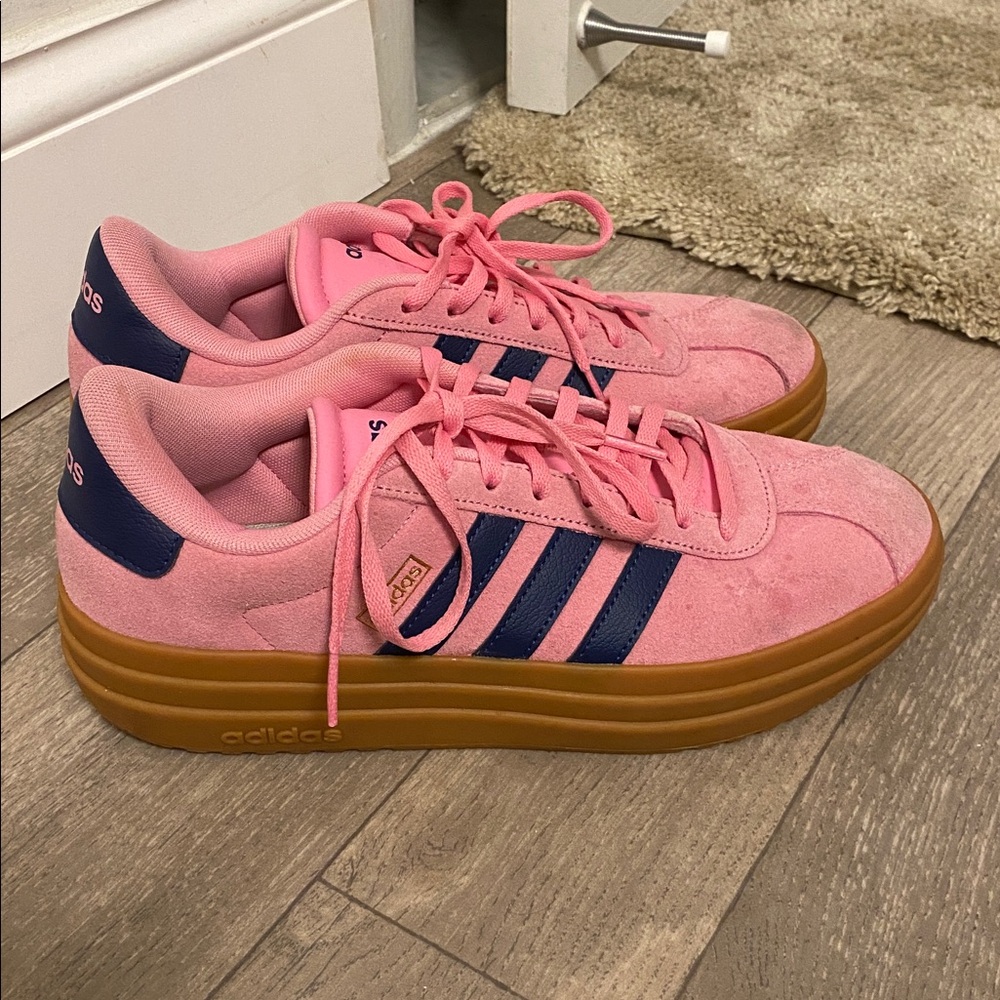Adidas Pink Suede Women's Size 9 Platform Sneakers W/ Navy Stripes and Gum Sole
